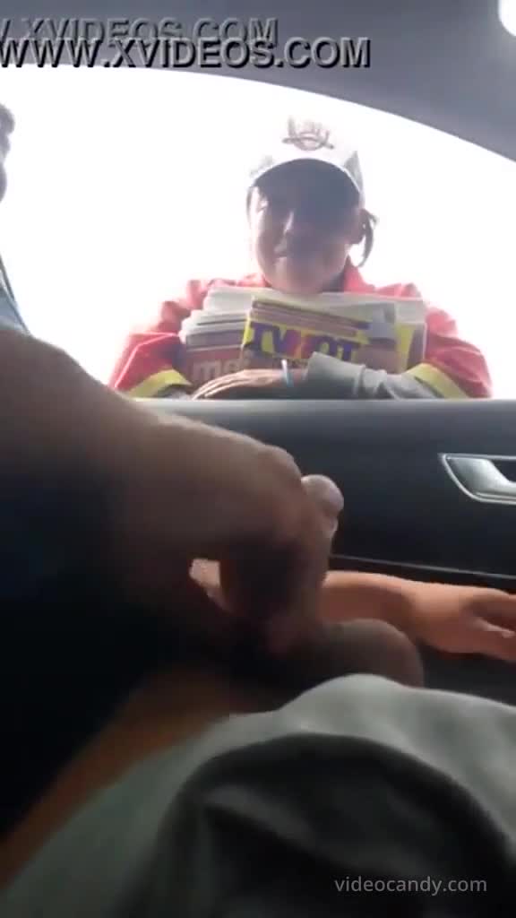 📰[ Newspaper Vendor ] Vendedora de Periódico.📰